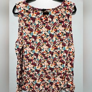 Plus size floral shirt with key hole.